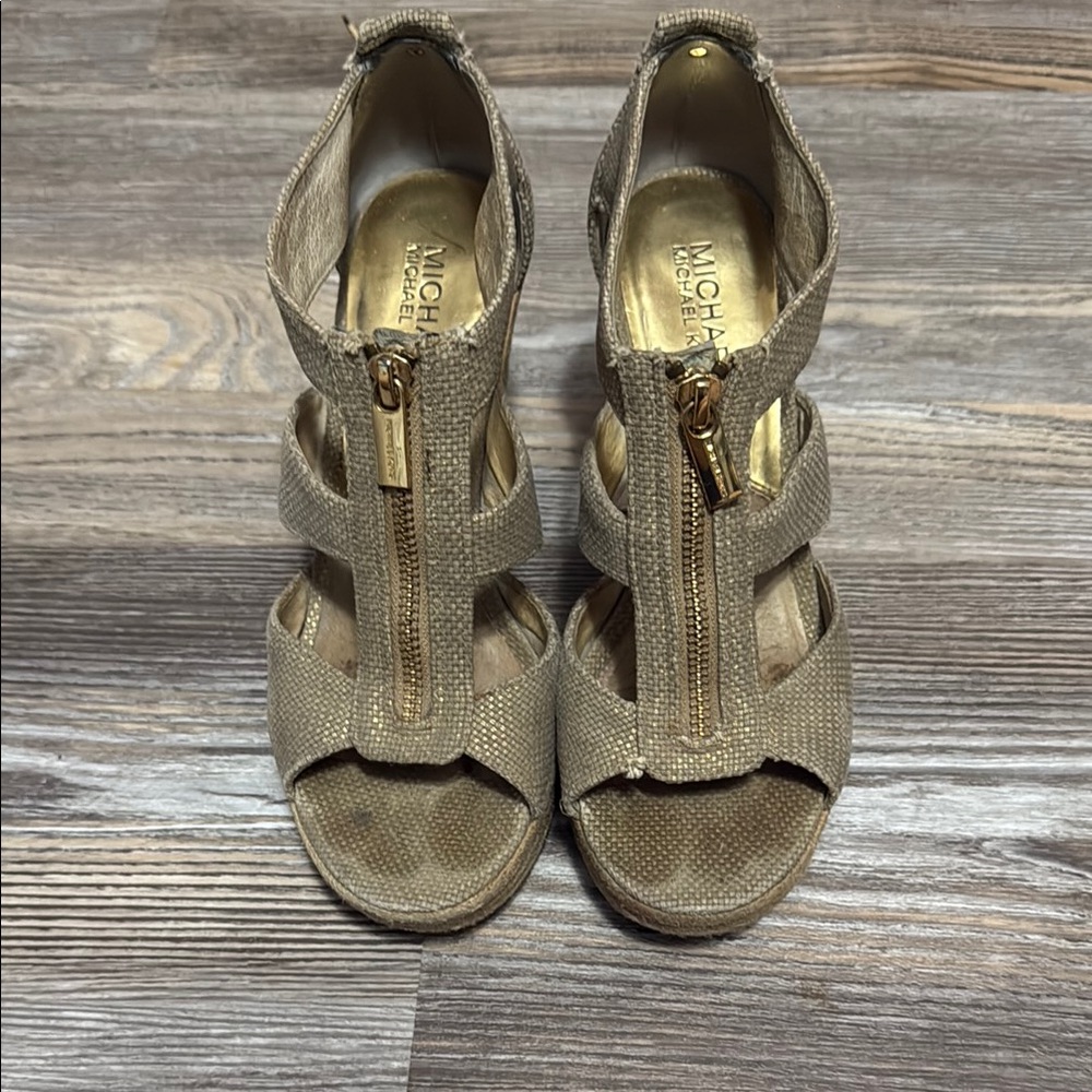 Michael Kors Tan/Navy Sandals with Strappy Design